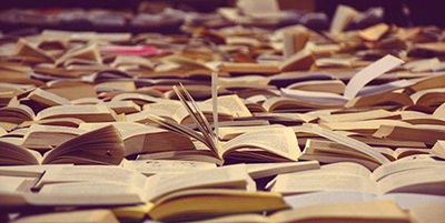 کتاب خوندن بعد از پیتزا خوردن